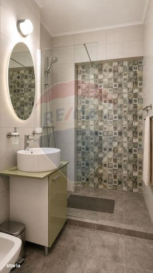 Apartament cu 3 camere semidecomandat în Central