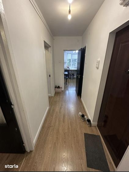 Apartament cu 3 camere în Drumul Taberei