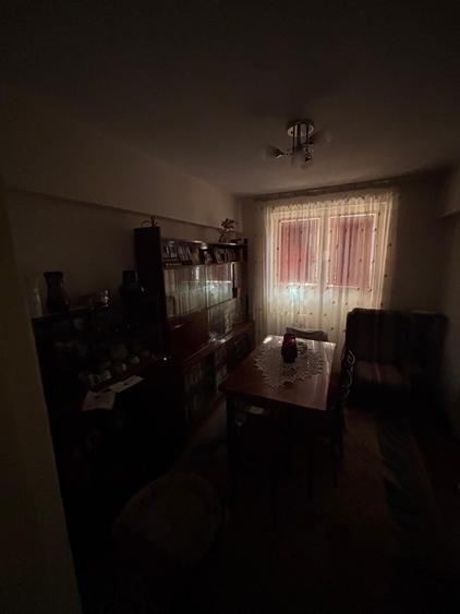 Apartament cu 3 camere decomandat, mobilat în Drumul Taberei