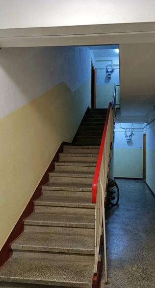 Apartament cu 3 camere decomandat în Sud
