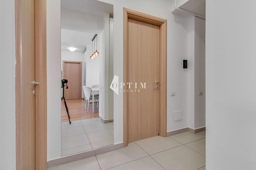 Apartament cu 3 camere semidecomandat, mobilat în Băneasa