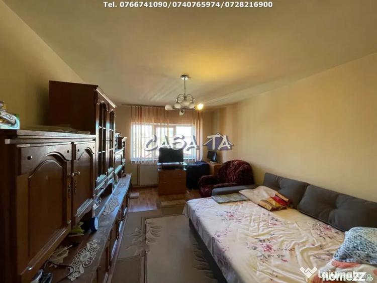 Apartament cu 3 camere decomandat în Central