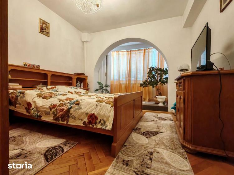 Apartament cu 3 camere decomandat în Dacia