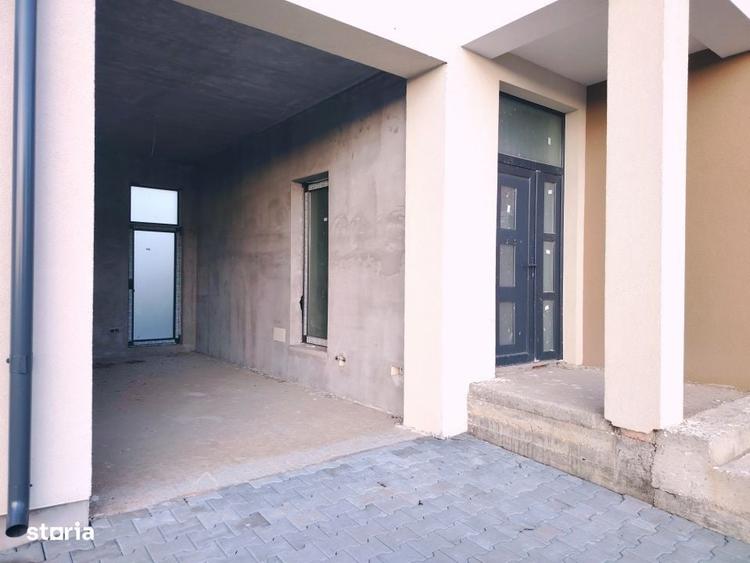 Casă cu 4 camere în Dezmir