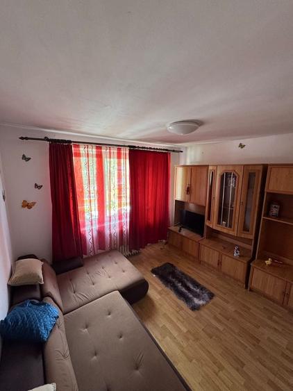 Apartament cu 2 camere decomandat în Cedonia