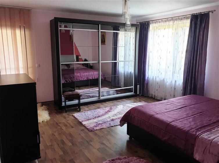 Casă individuală cu 7 camere cu Canalizare în Burdujeni
