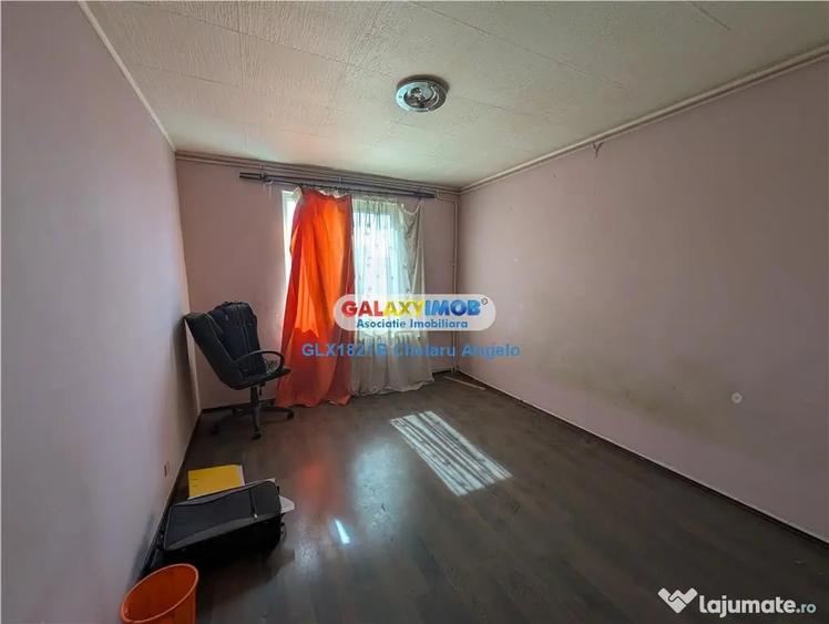 Apartament cu 4 camere semidecomandat în Central