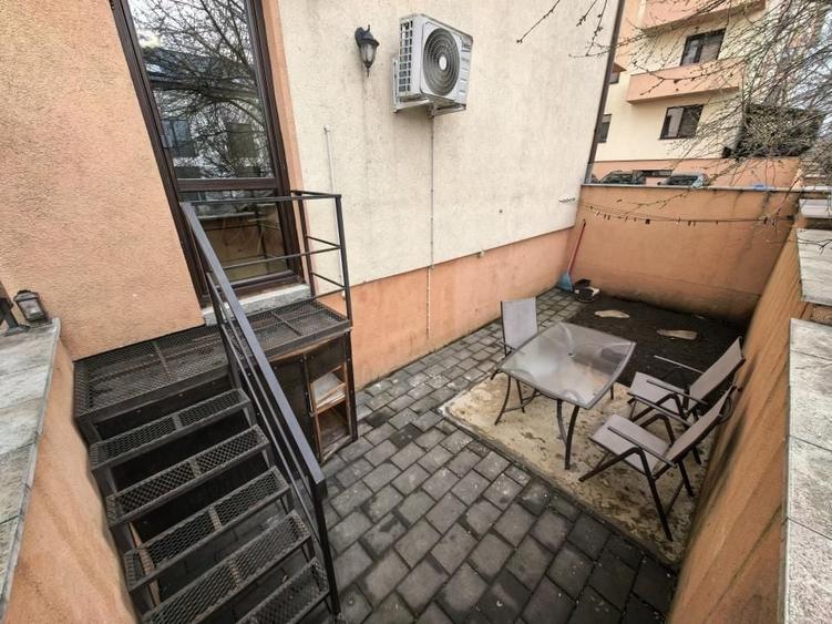 Apartament cu 3 camere decomandat, mobilat în Lunca Cetățuii
