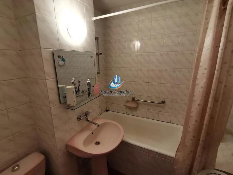 Apartament cu 2 camere decomandat în Vest