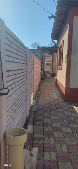 Casă cu 5 camere cu Teren 347 Mp în Central