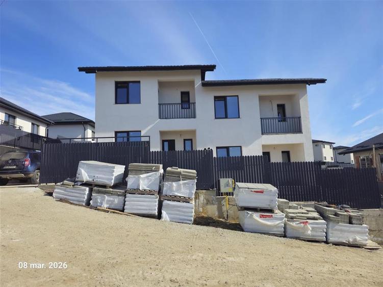 Casă cu 4 camere cu Teren 250 Mp în Valea Lupului