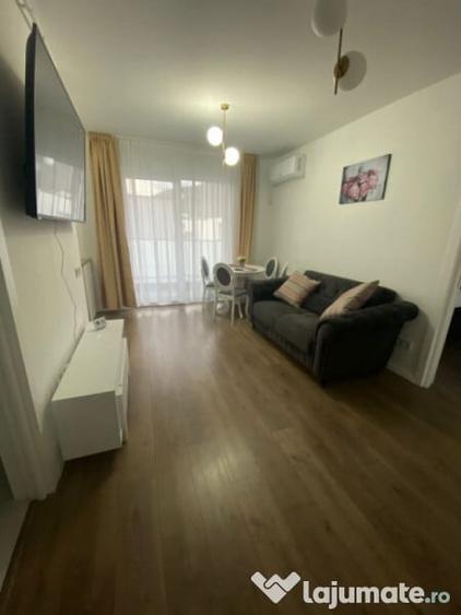 Apartament cu 2 camere semidecomandat în Independenței