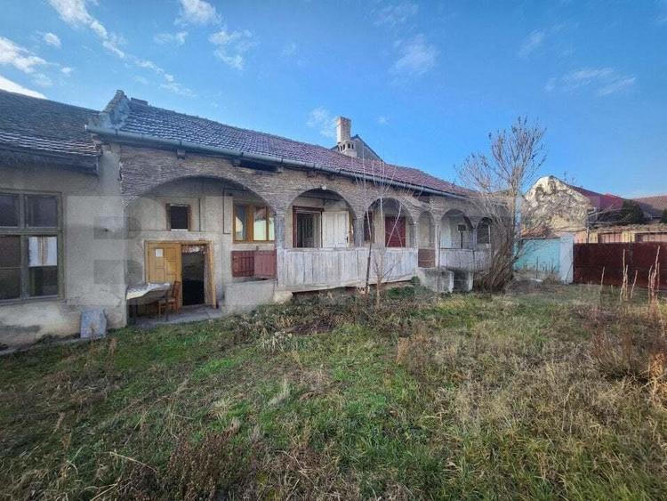 Casă cu 3 camere cu Teren 1707 Mp în Ultracentral