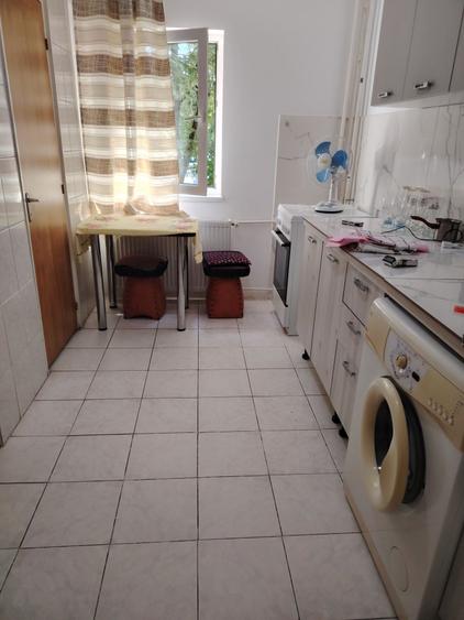Casă cu 2 camere decomandat în Rahova