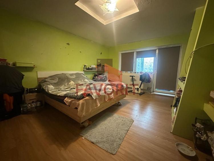 Apartament cu 4 camere decomandat, mobilat în Steaua