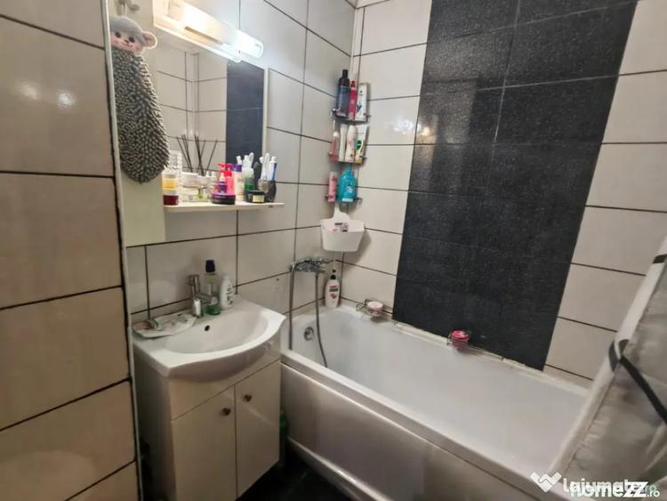 Apartament cu 2 camere semidecomandat, mobilat în Central
