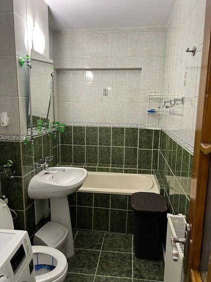 Apartament cu 3 camere decomandat în Ștefan cel Mare