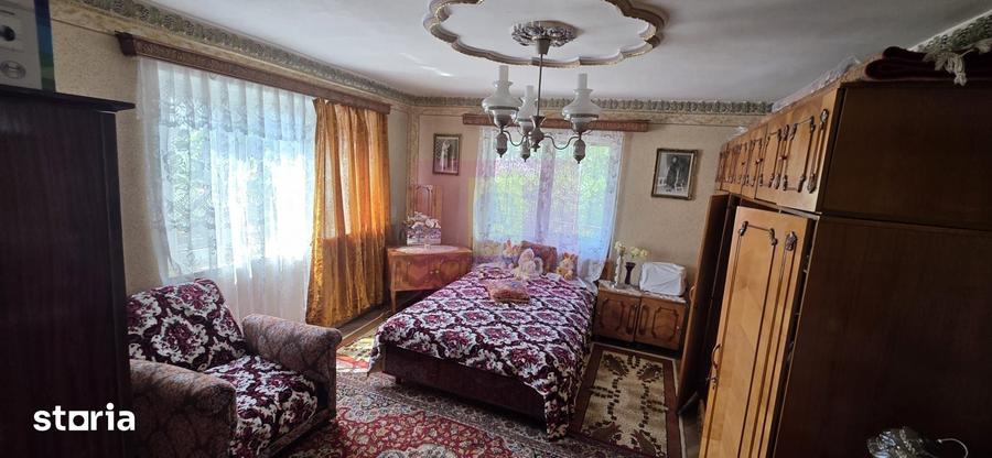 Casă cu 5 camere cu Teren 330 Mp în Slobozia