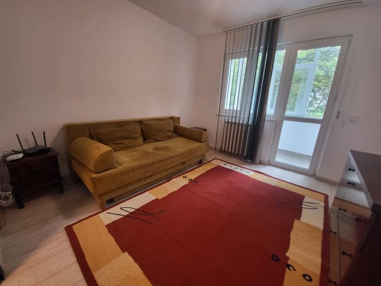 Apartament cu 4 camere decomandat în Tătărași