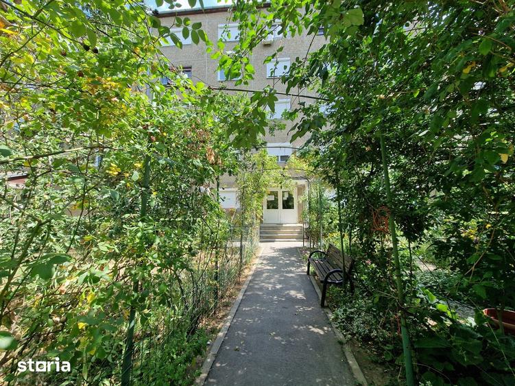 Apartament cu 3 camere decomandat în Rogerius