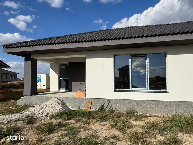 Casa de vanzare in Cihei cu 4 camere - 1