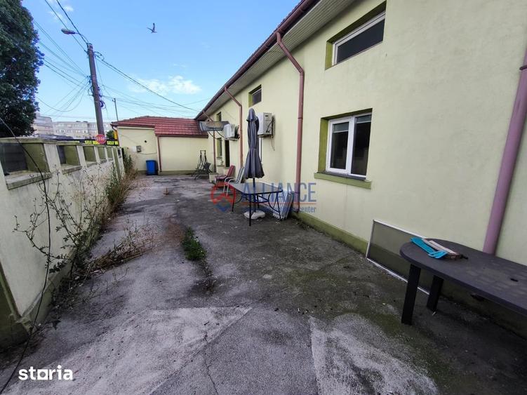 Casă cu 5 camere semidecomandat cu Teren 295 Mp în ICIL