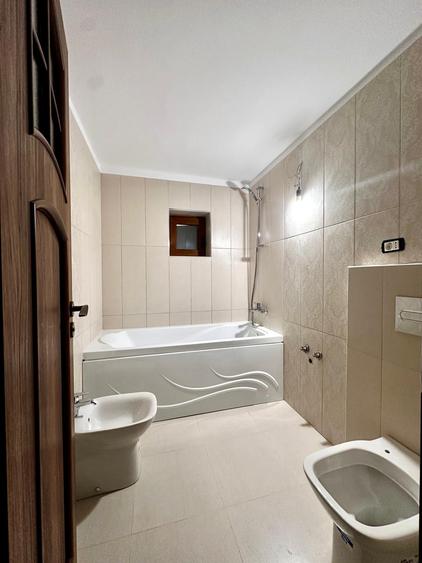 Apartament cu 4 camere în Ultracentral