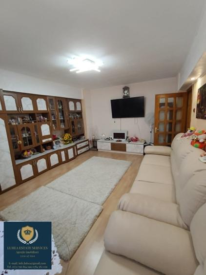 Apartament cu 3 camere decomandat în Centrul Civic