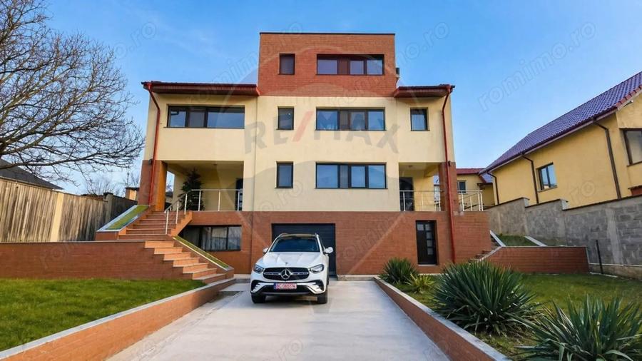 Casă cu Teren 1371 Mp în Donici