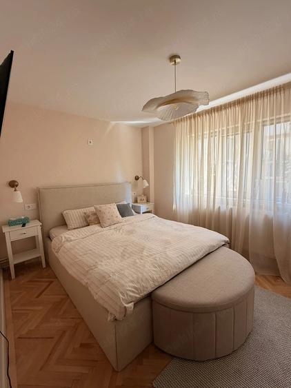 Apartament cu 2 camere semidecomandat în Rovine