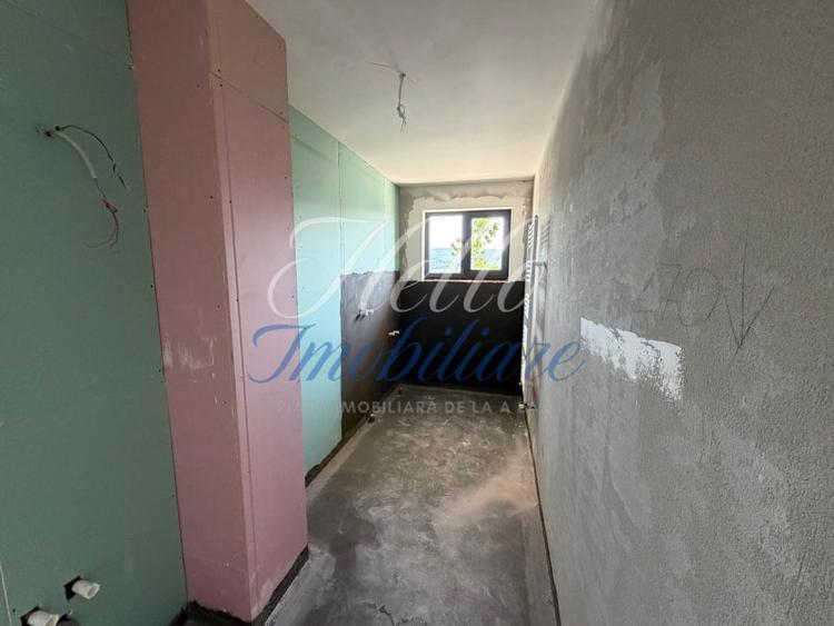 Penthouse cu 3 camere decomandat în Zorilor
