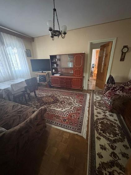 Apartament cu 3 camere semidecomandat în Lucăcești