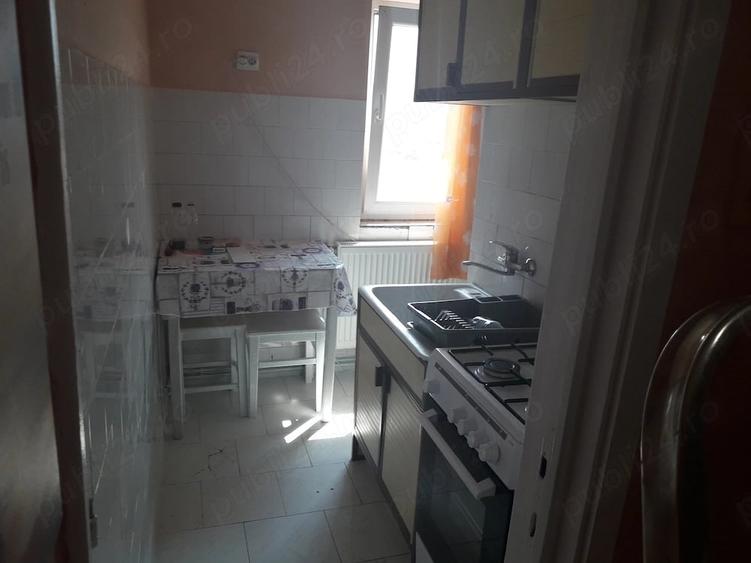 Garsonieră decomandată în Central