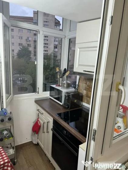 Apartament cu 4 camere decomandat în Cetate
