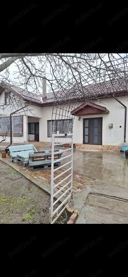 Casă cu 2 camere cu Teren 1600 Mp în Grivița