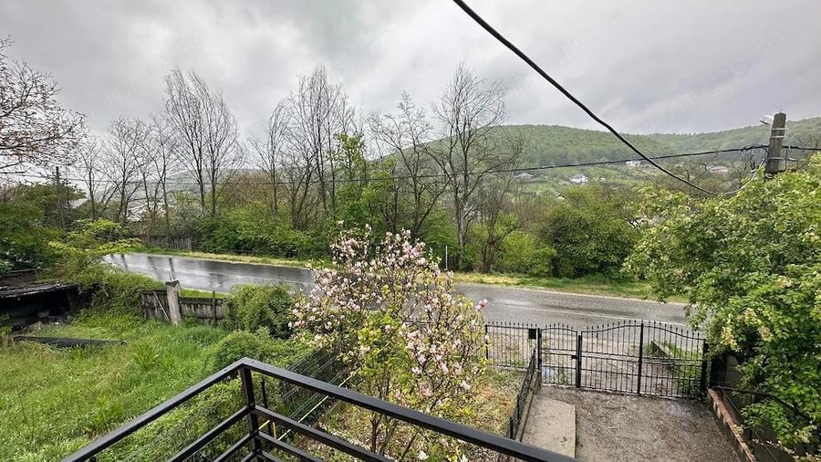 Casă cu 3 camere cu Teren 1397 Mp în Ștefănești