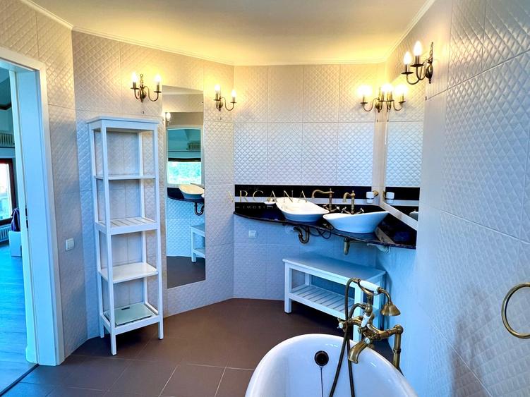 Apartament cu 4 camere semidecomandat, mobilat în Zorilor