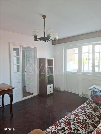 Apartament cu 3 camere semidecomandat în Bistrița Lac