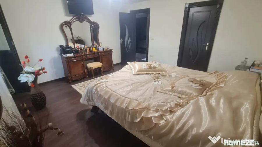 Casă cu 4 camere cu Canalizare în Valea Lupului