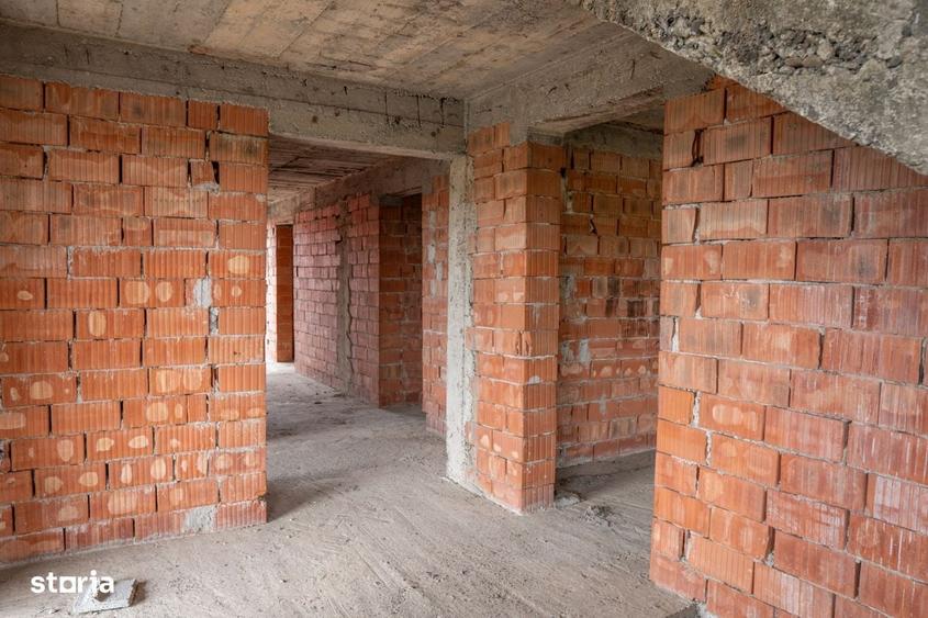 Casă cu 4 camere decomandat în Grigoreni