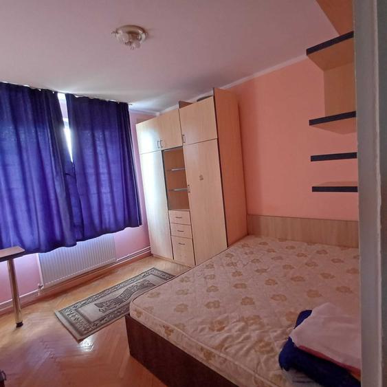 Apartament cu 3 camere decomandat în Alexandru cel Bun