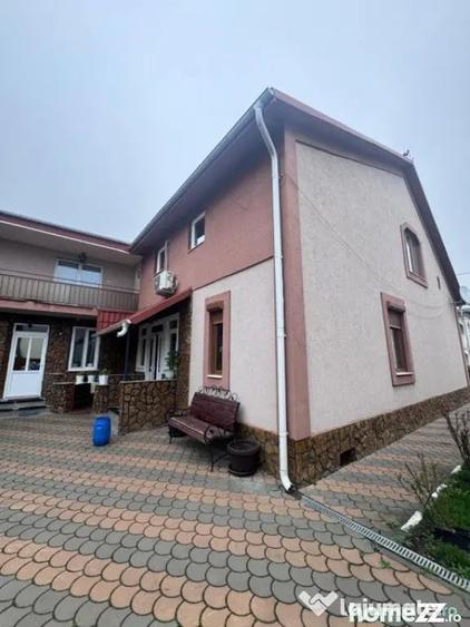 Casă cu 8 camere cu Teren 700 Mp în Rădăuți