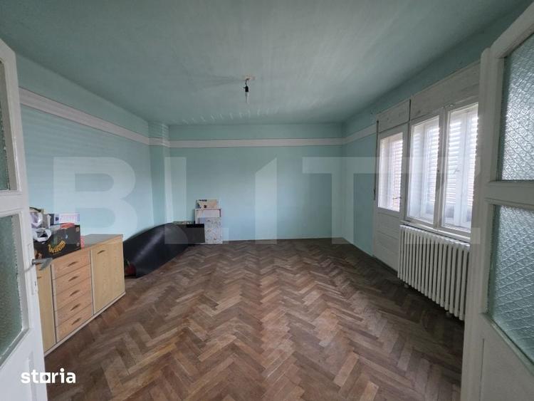 Casă cu 5 camere cu Teren 252 Mp în Solidarității