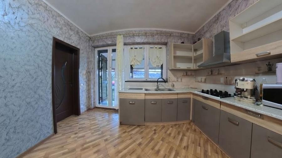 Casă individuală cu 4 camere cu Canalizare în Râșnov