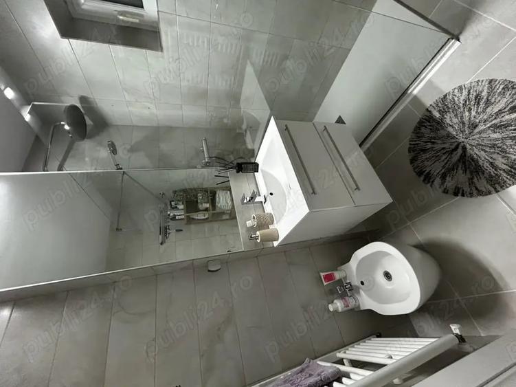 Apartament cu 3 camere decomandat în Hârșova