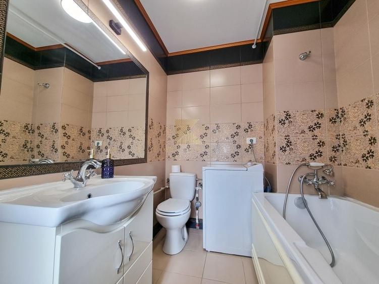 Apartament cu 3 camere decomandat, mobilat în Centrul Istoric