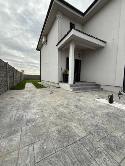 Duplex cu 4 camere cu Canalizare în Giroc