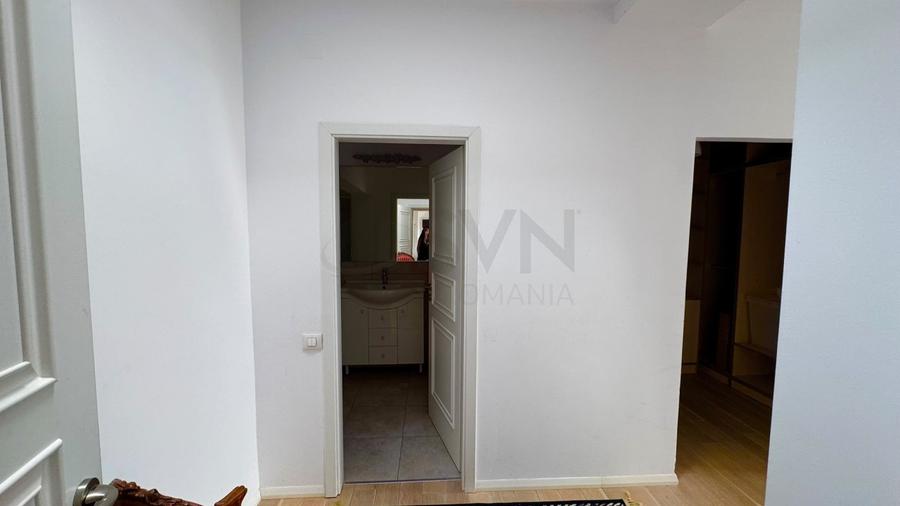 Apartament cu 4 camere decomandat în Floreasca