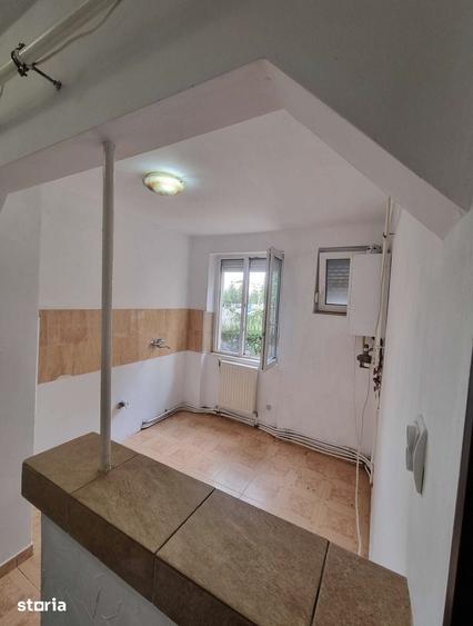 Apartament cu 2 camere decomandat în Botizului