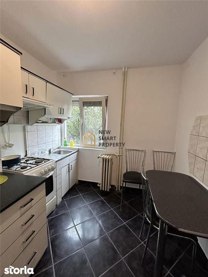 De vanzare apartament 3 camere Nufarul, etaj 1 - 5
